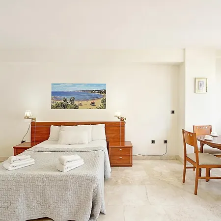Apartamento En 1ª Linea De Playa, Centro Estepona